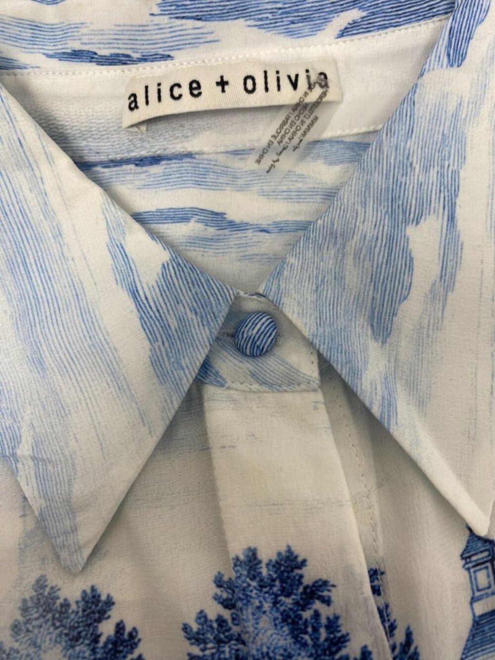 Alice + Olivia Willa Chateau Blue Silk Blouse Medium - Picture 8 of 11